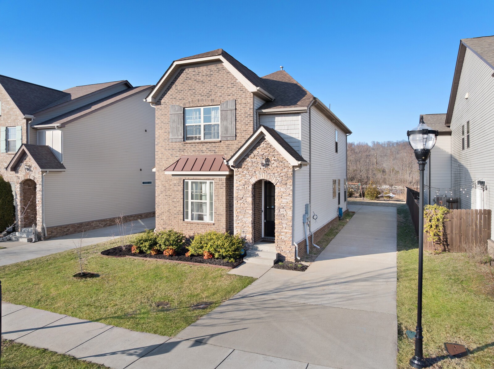1657 Brockton Ln