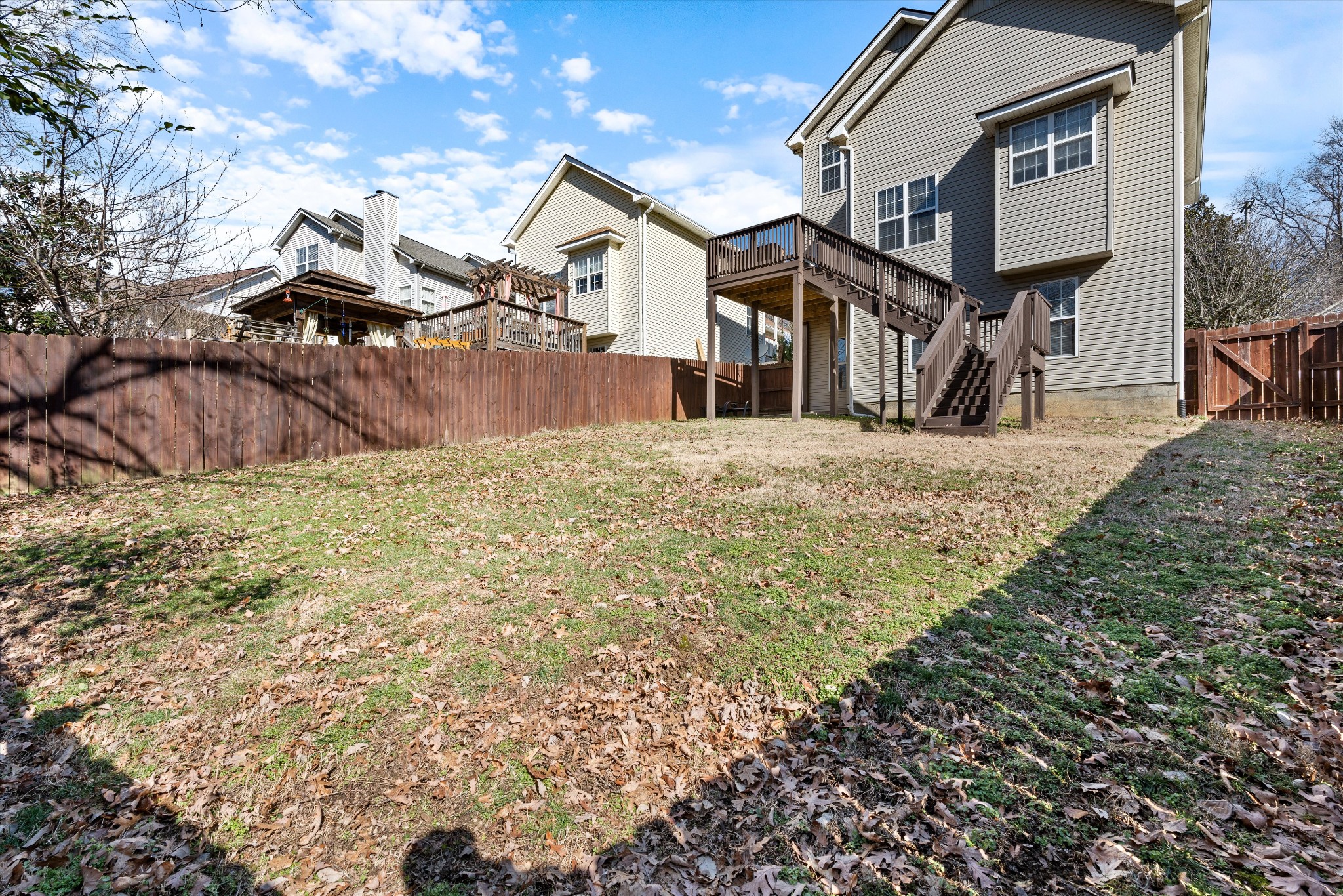 4051 Farmingham Woods Dr