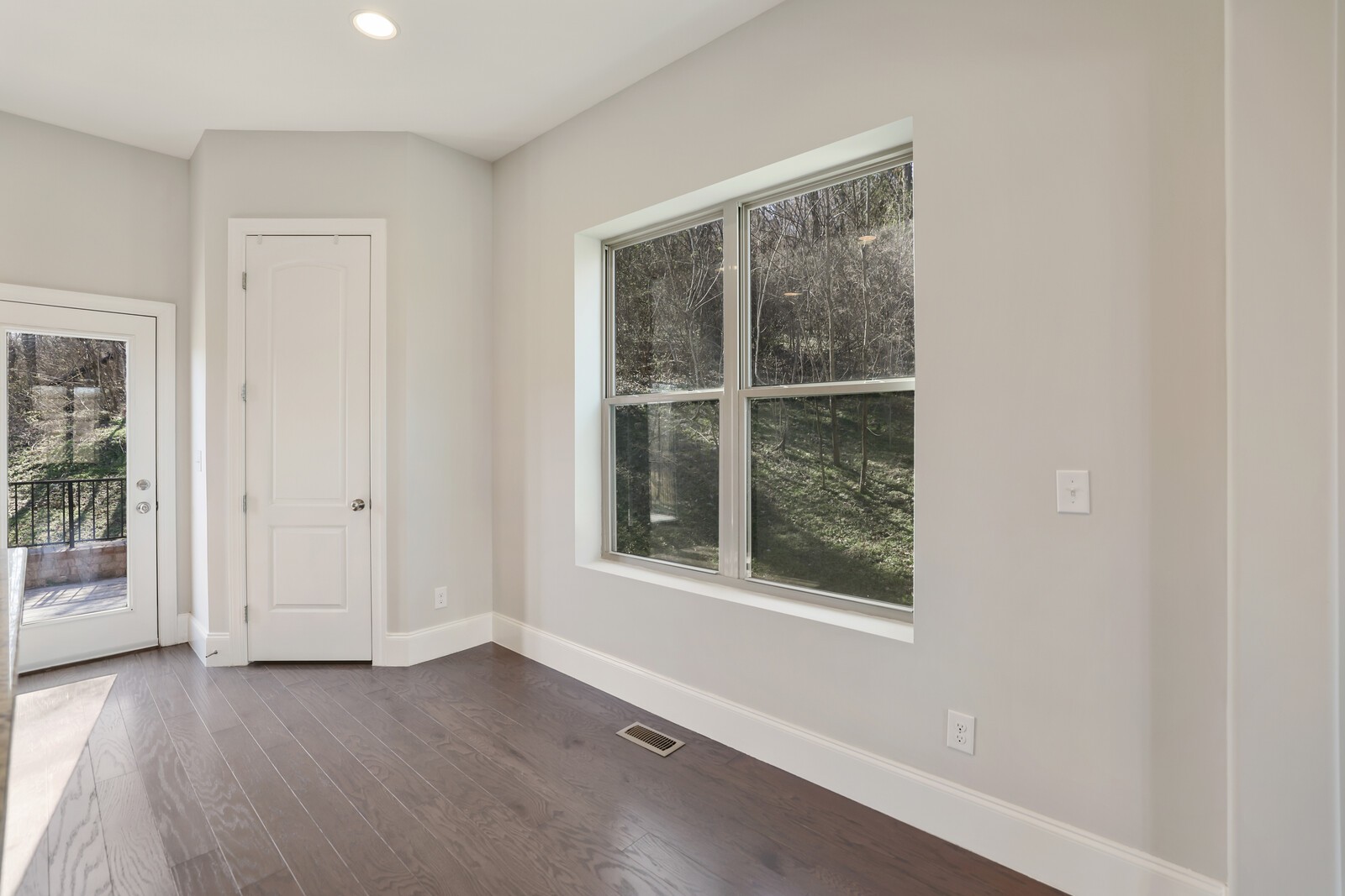 921 Holgate Ct