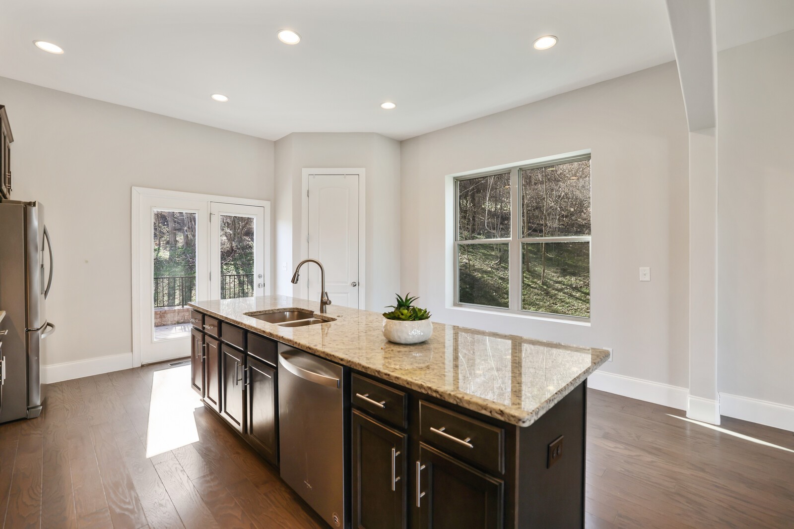 921 Holgate Ct