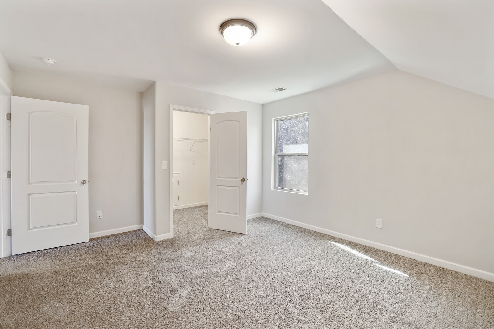 921 Holgate Ct
