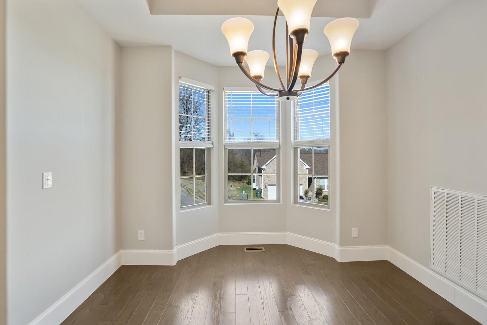 921 Holgate Ct