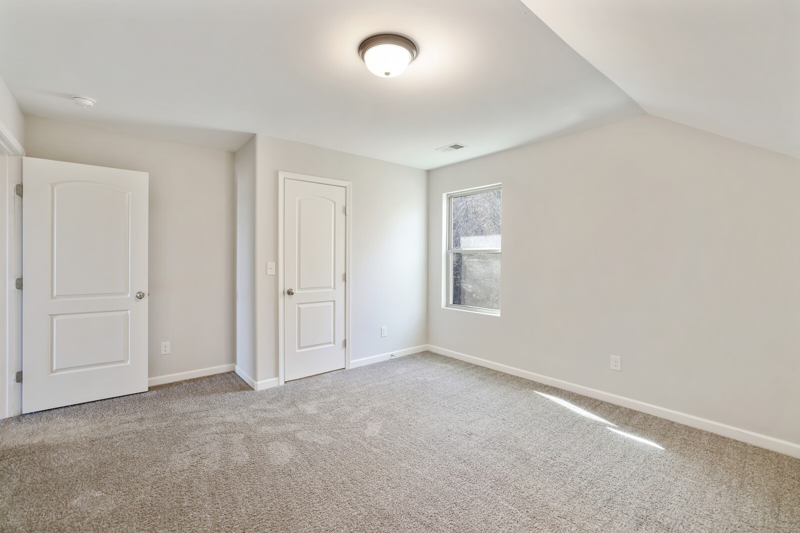 921 Holgate Ct