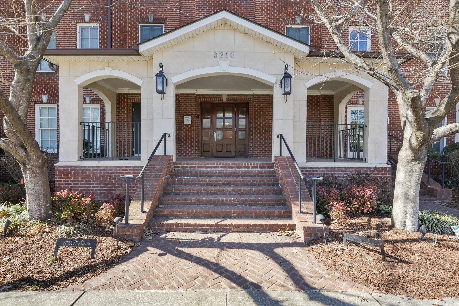 3210 W End Cir Unit: 203