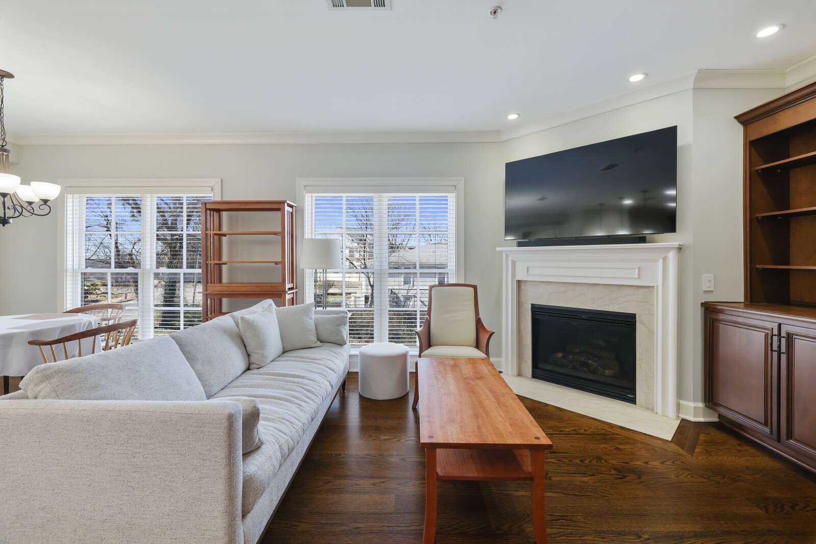 3210 W End Cir Unit: 203