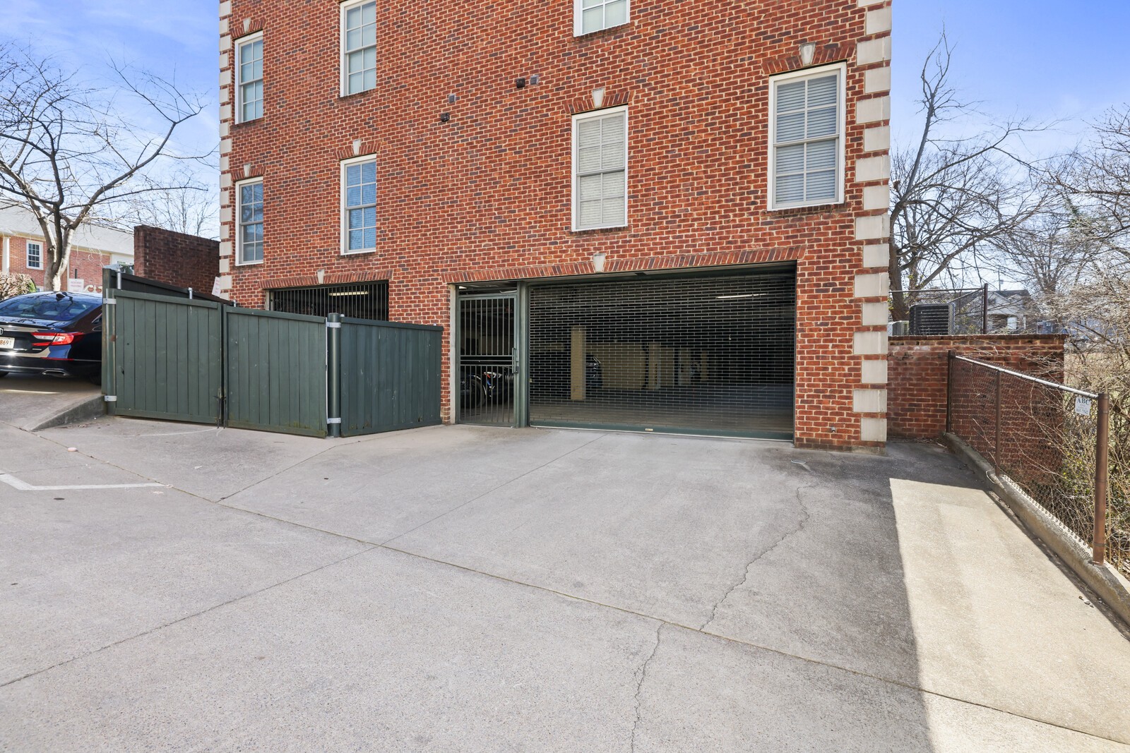 3210 W End Cir Unit: 203