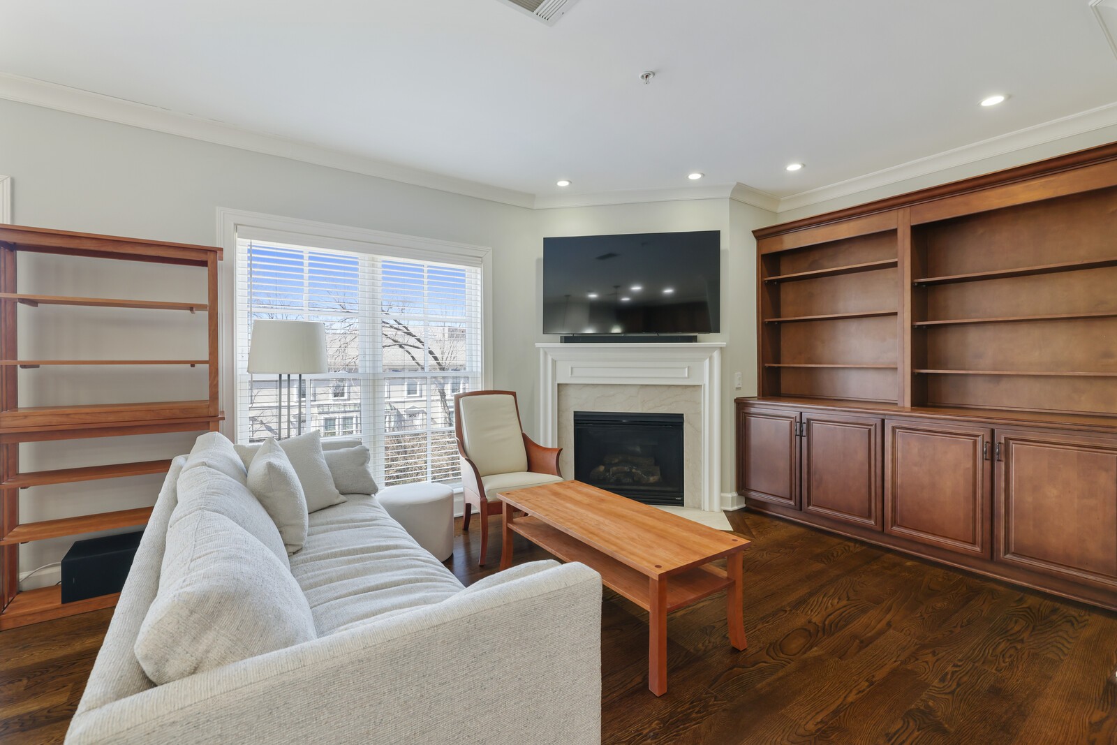 3210 W End Cir Unit: 203