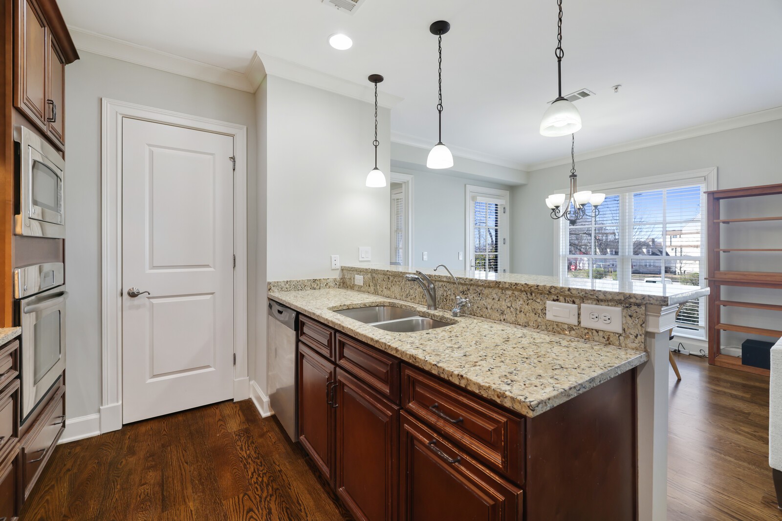 3210 W End Cir Unit: 203