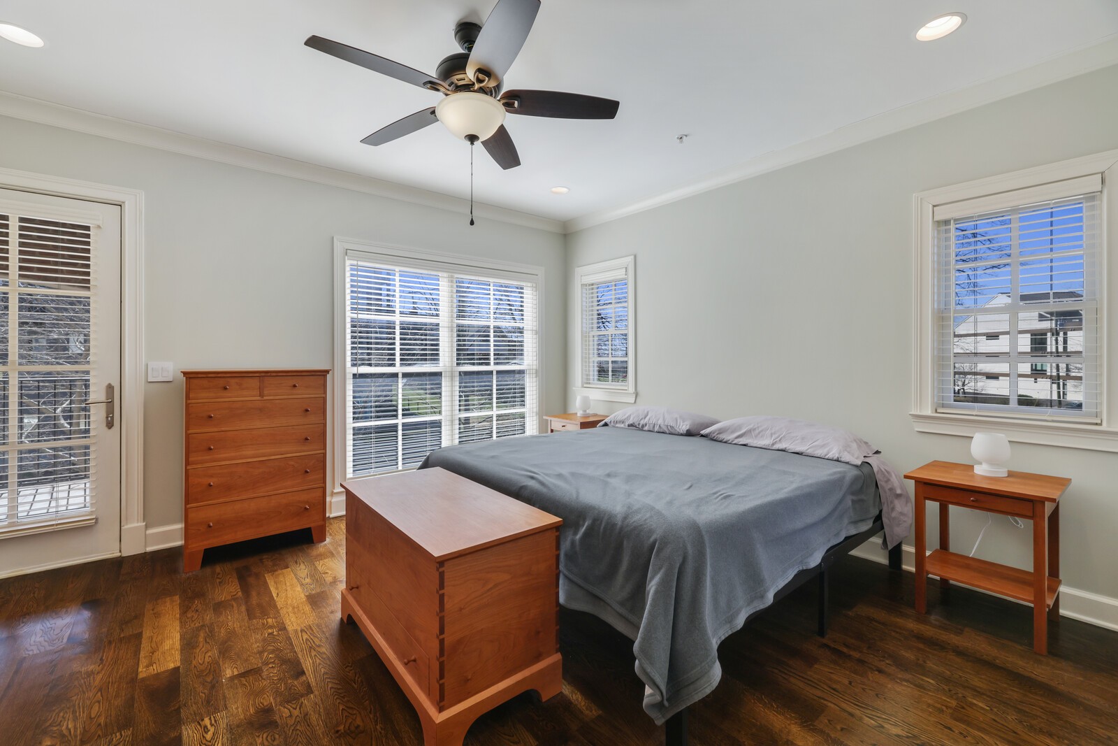 3210 W End Cir Unit: 203