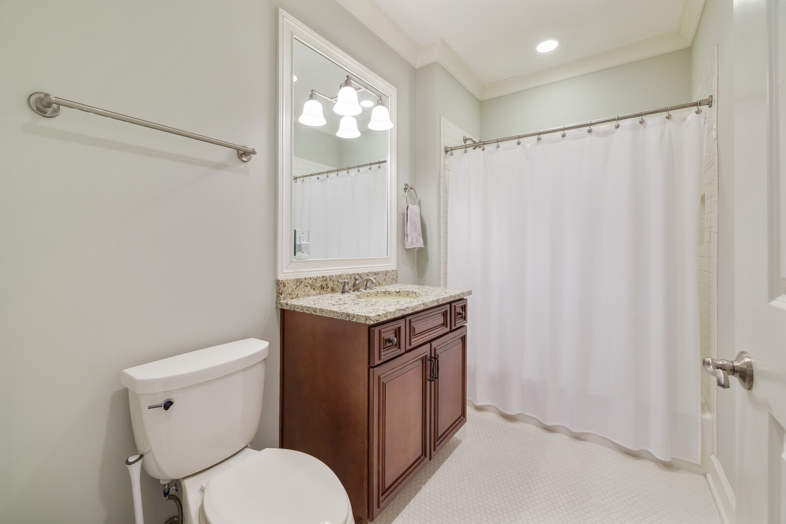 3210 W End Cir Unit: 203