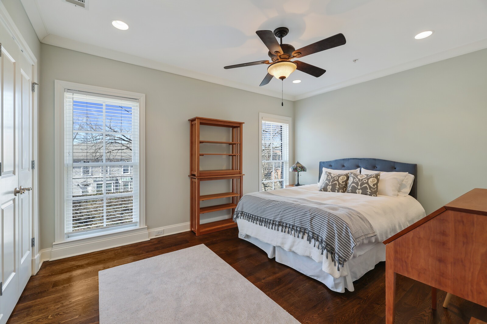 3210 W End Cir Unit: 203