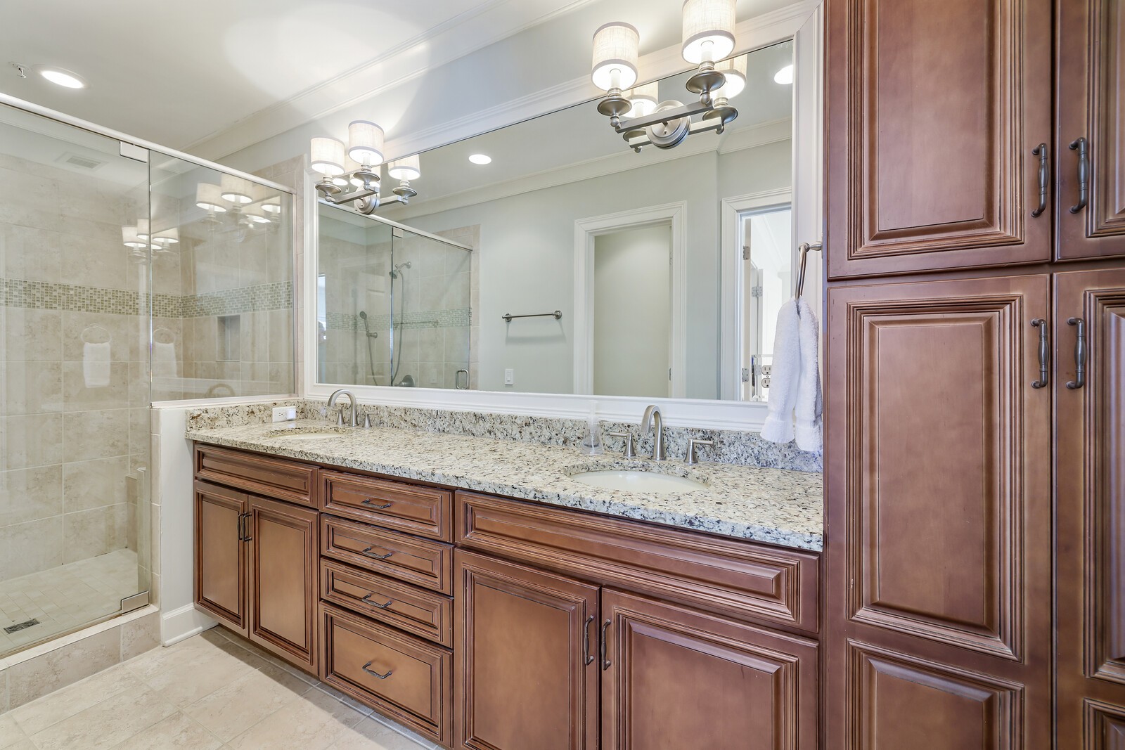 3210 W End Cir Unit: 203