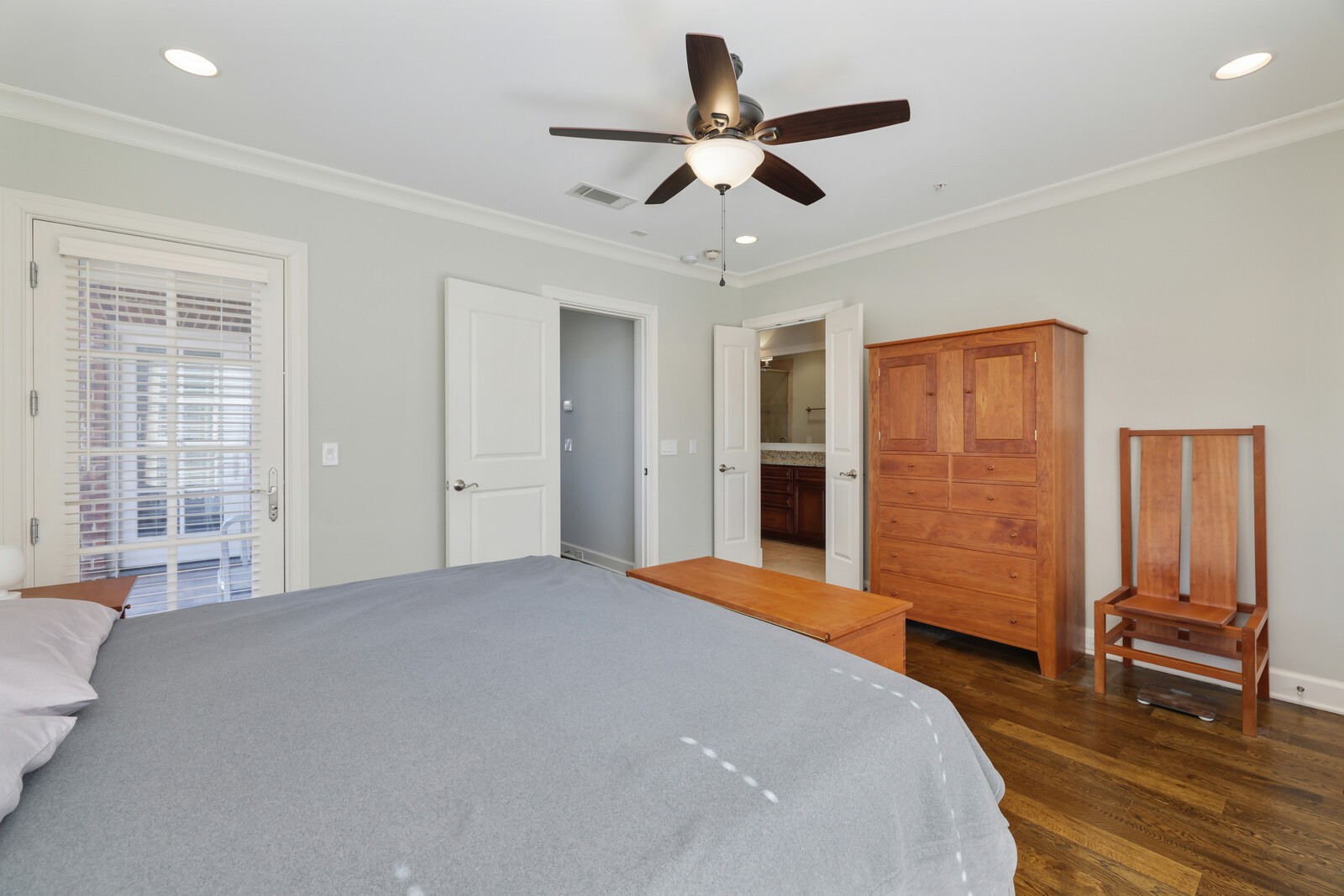 3210 W End Cir Unit: 203