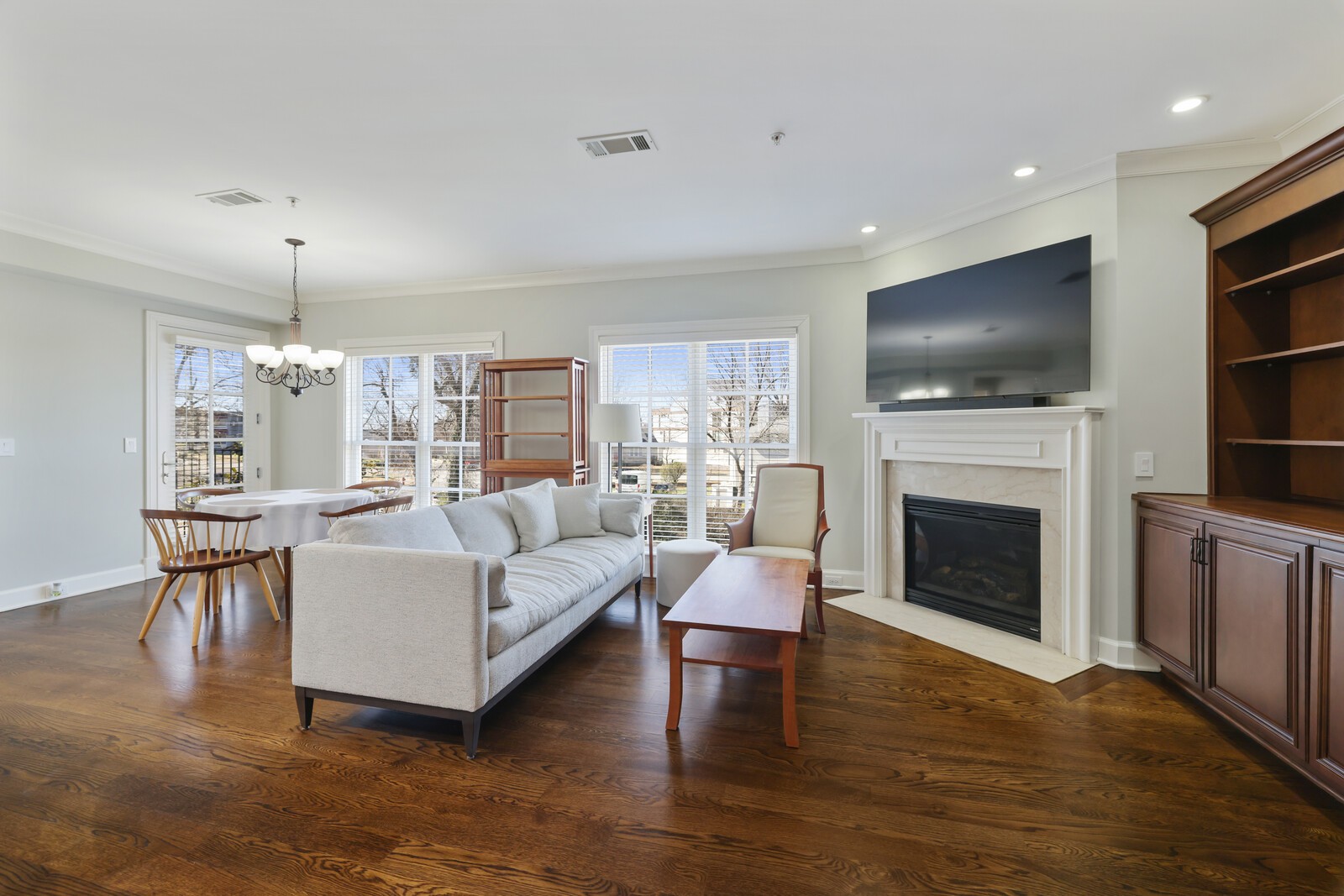 3210 W End Cir Unit: 203
