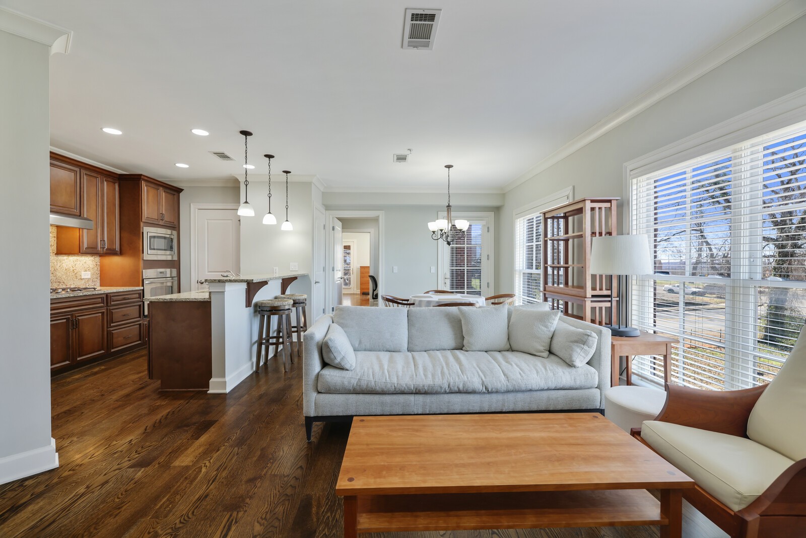 3210 W End Cir Unit: 203