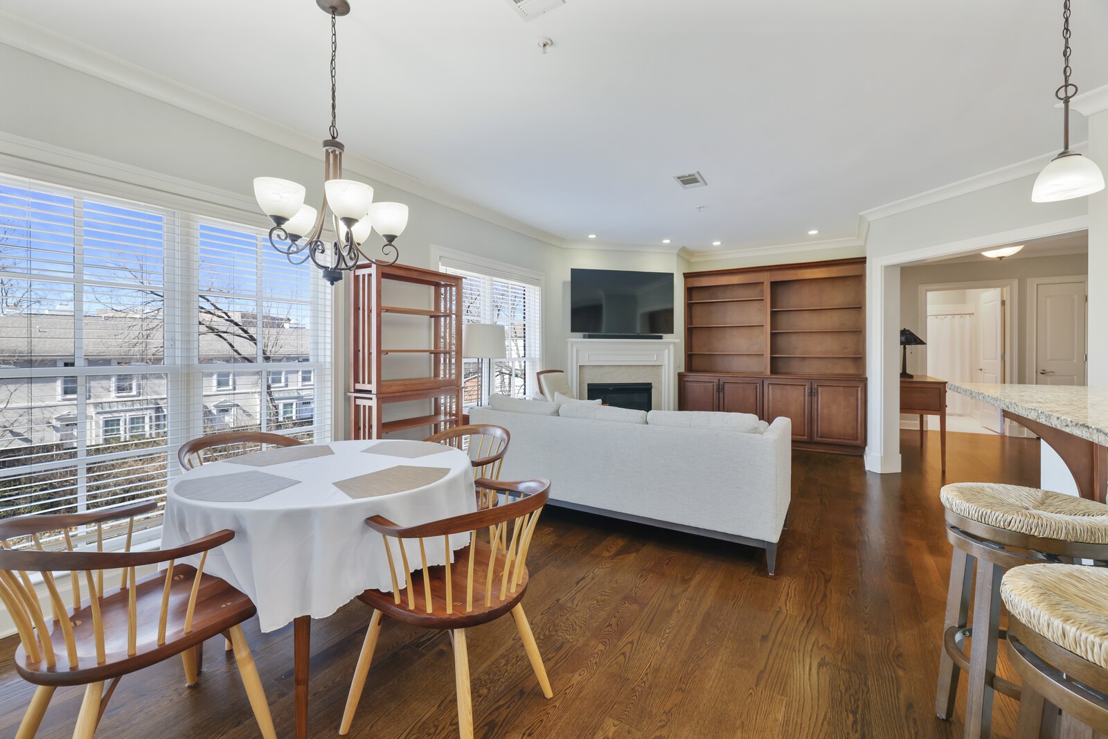 3210 W End Cir Unit: 203