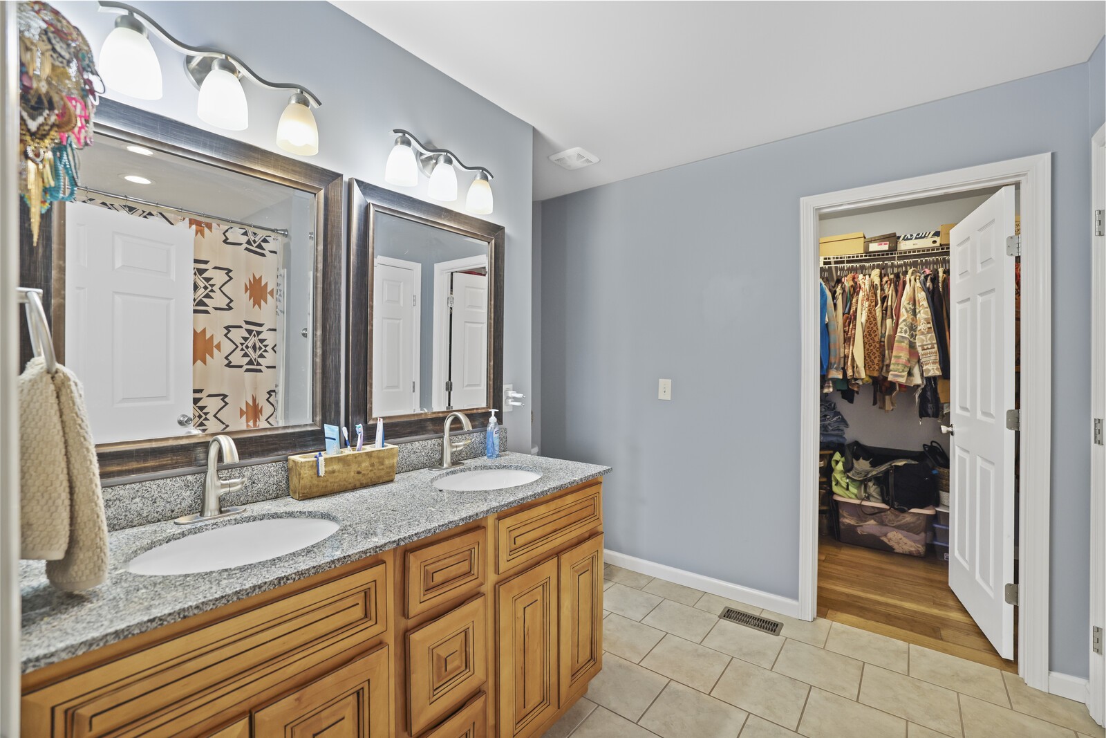 338 N Centerpoint Rd