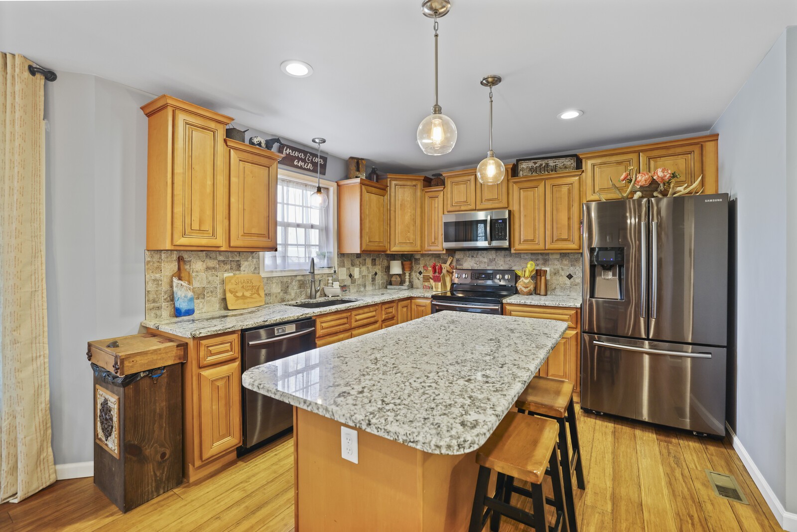 338 N Centerpoint Rd