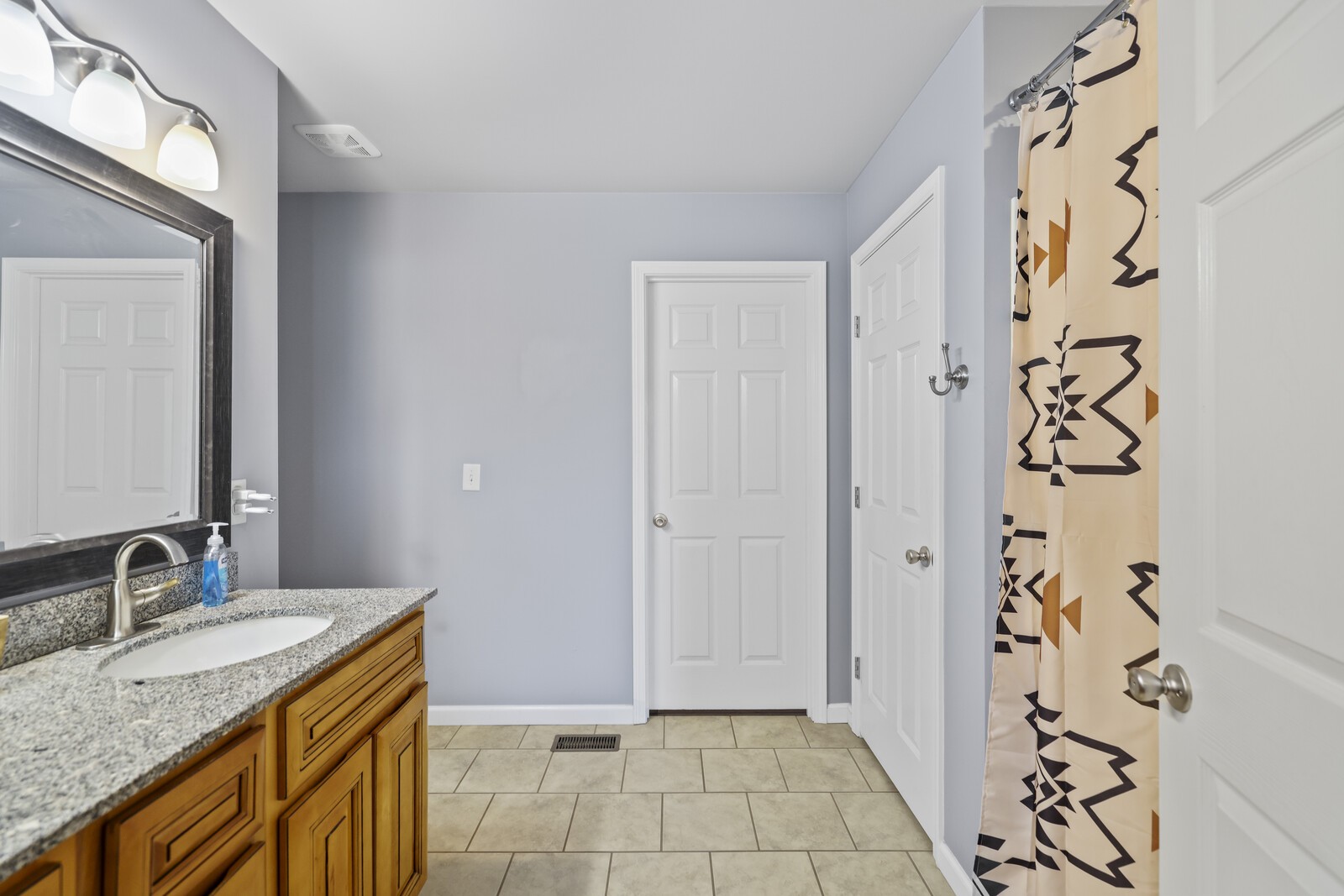 338 N Centerpoint Rd