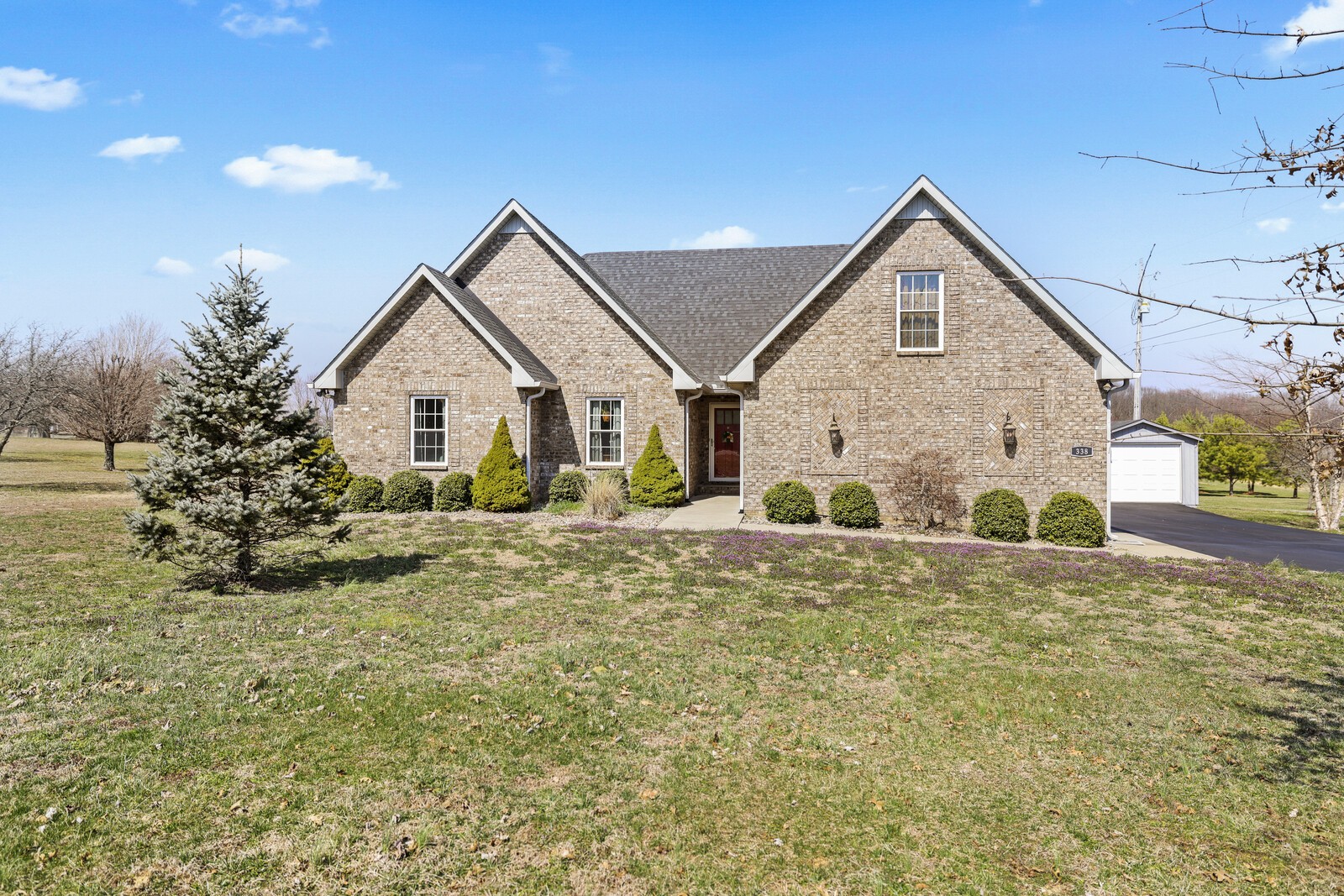 338 N Centerpoint Rd