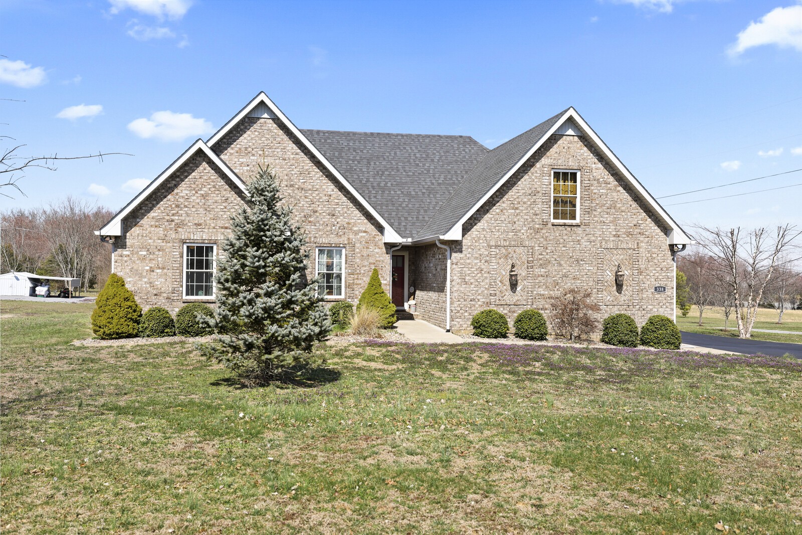 338 N Centerpoint Rd