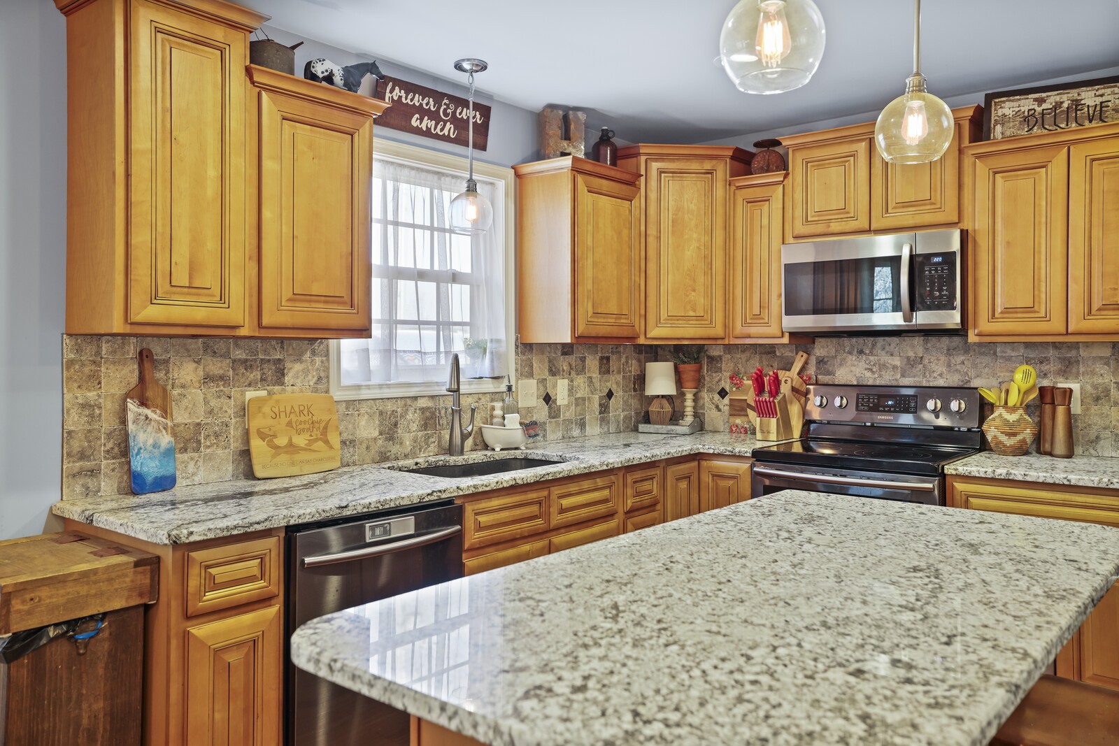 338 N Centerpoint Rd