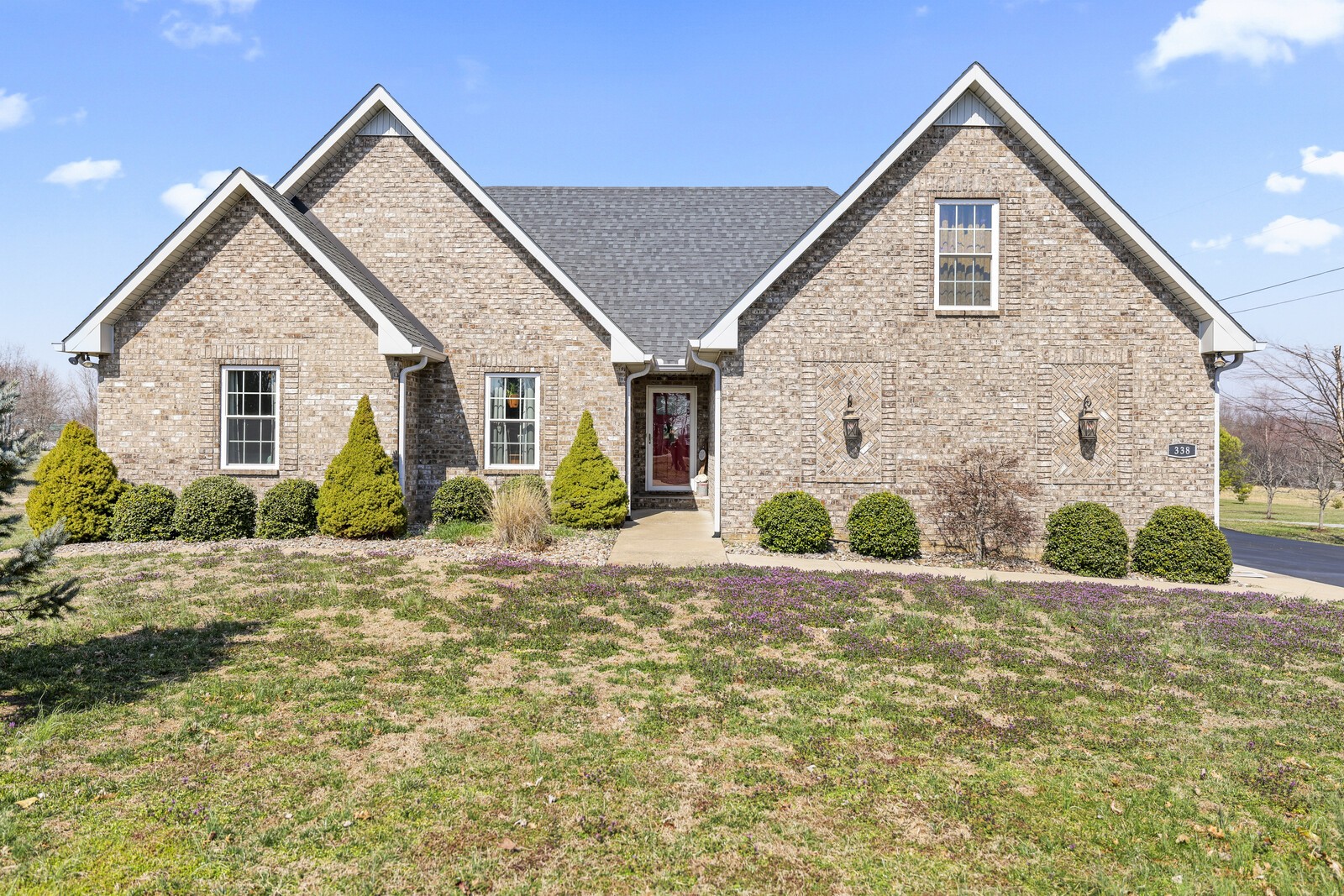 338 N Centerpoint Rd