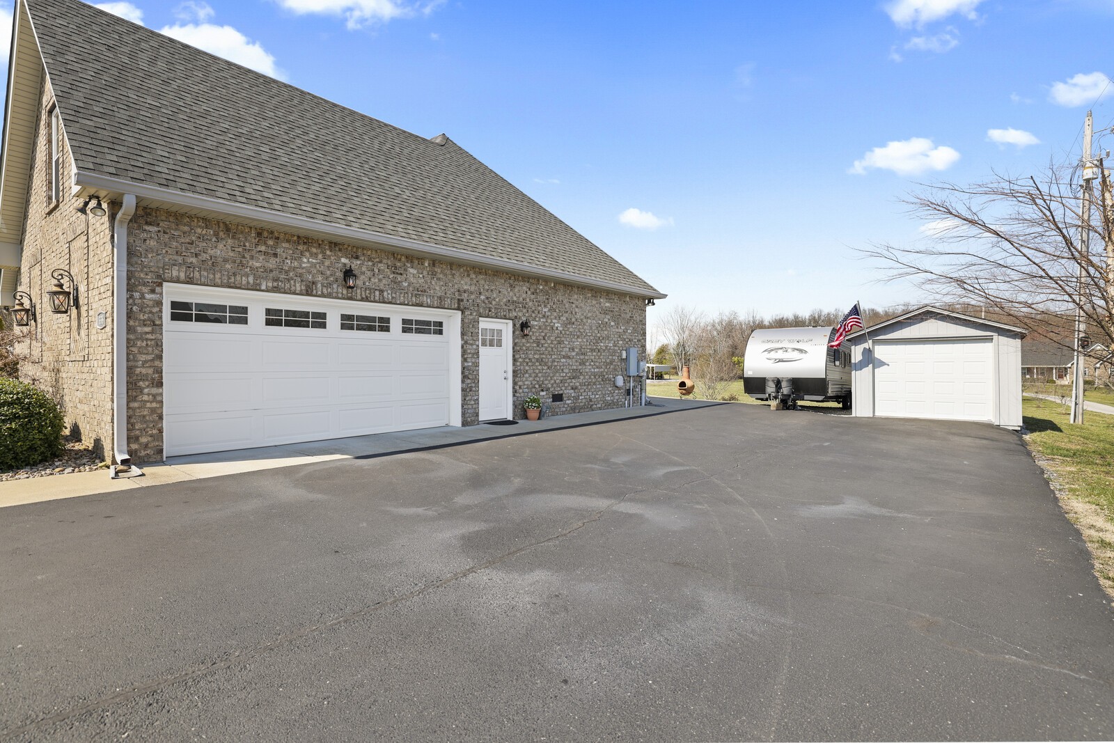 338 N Centerpoint Rd