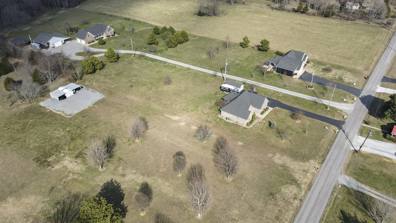 338 N Centerpoint Rd