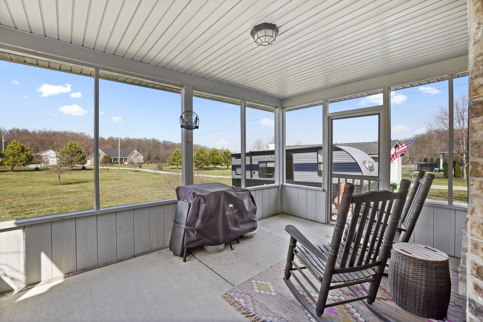 338 N Centerpoint Rd