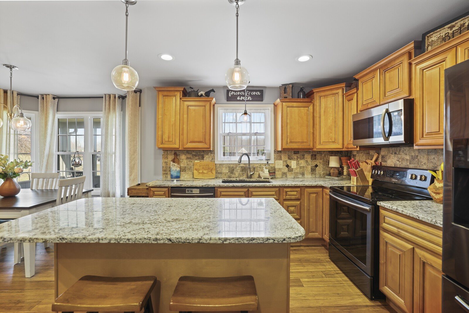 338 N Centerpoint Rd