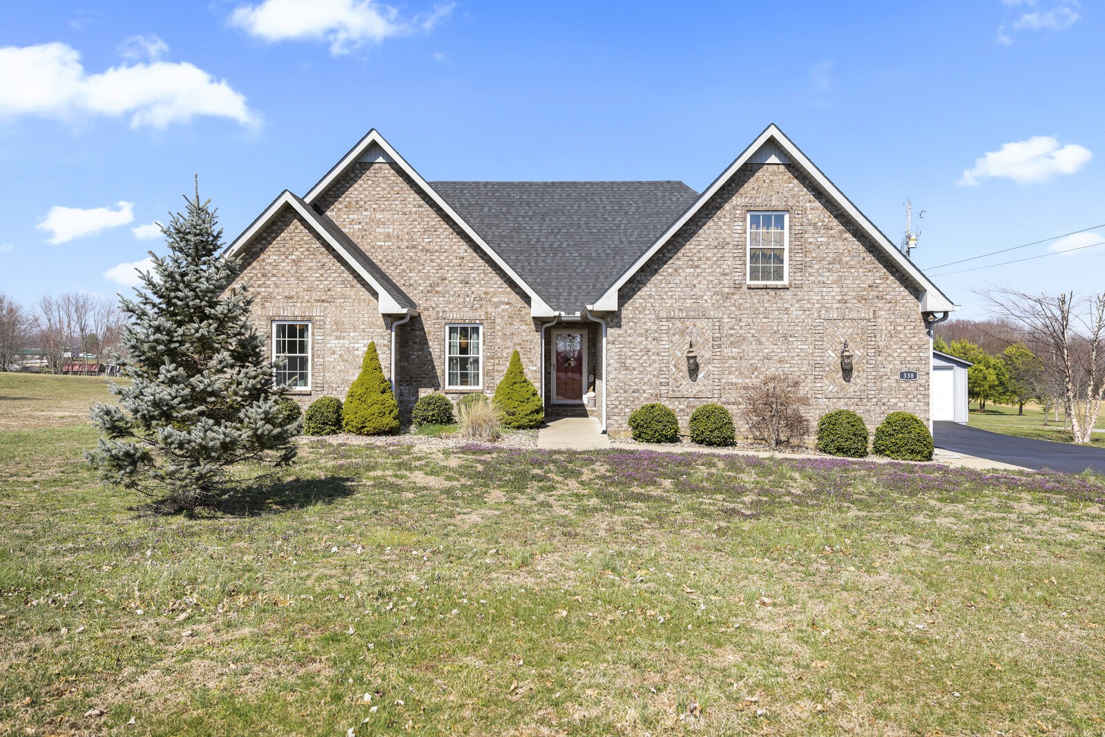 338 N Centerpoint Rd