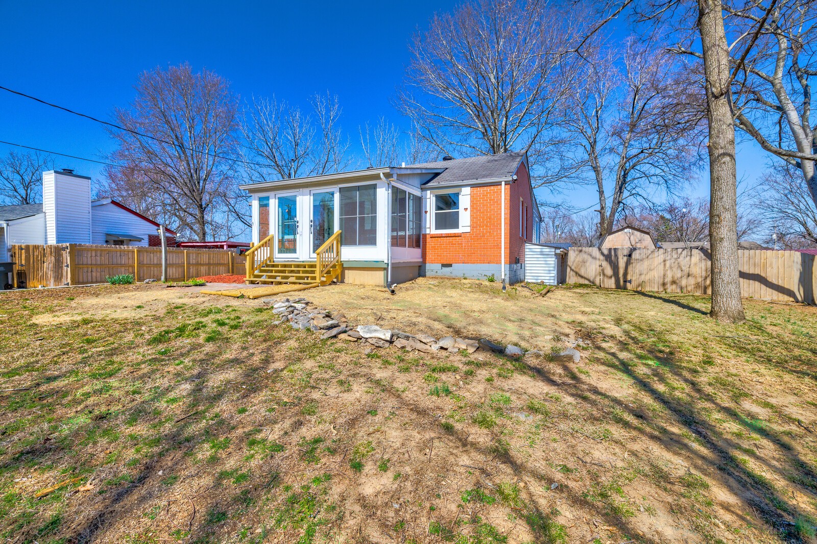 308 Fairlane Dr
