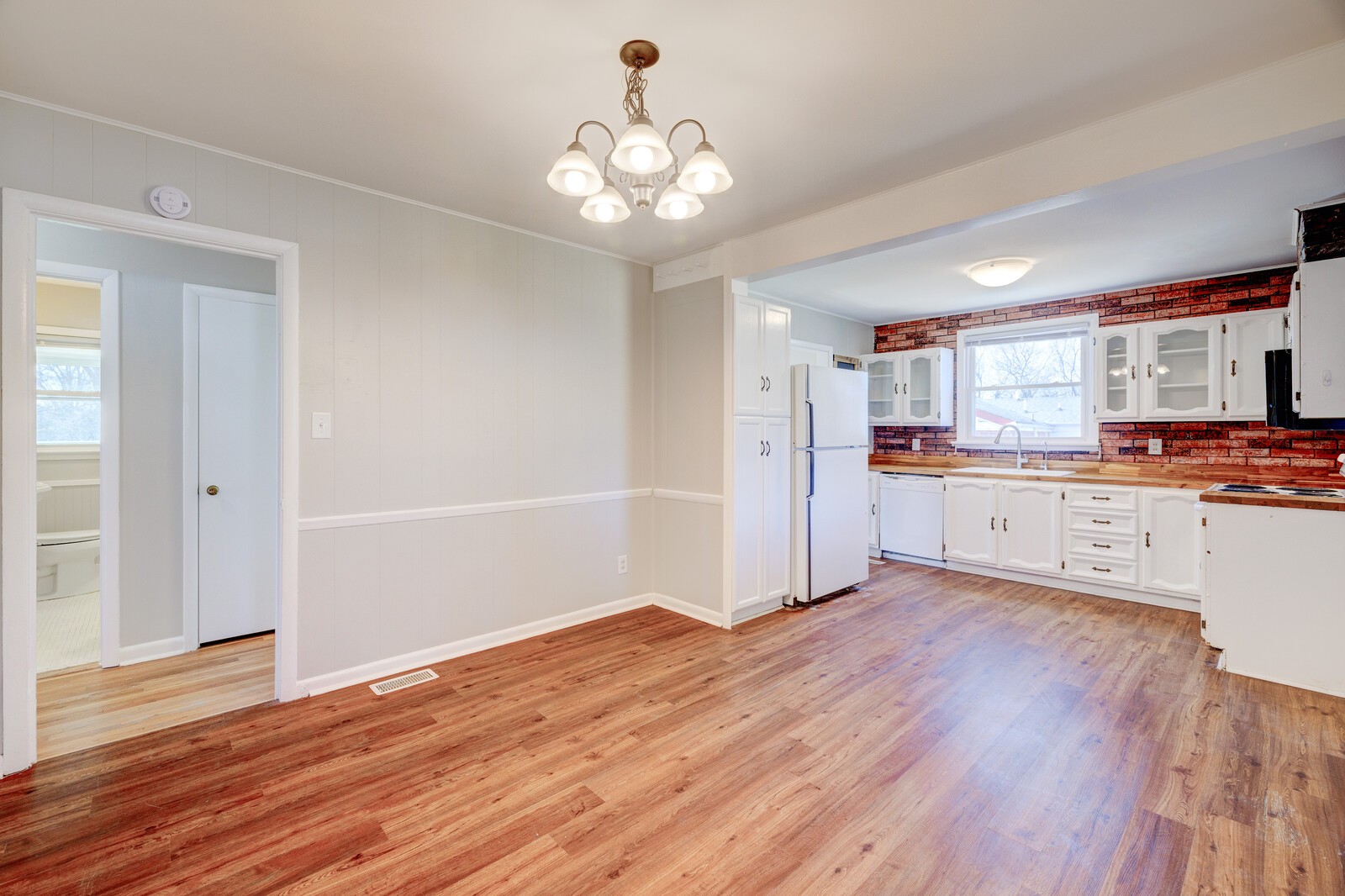 308 Fairlane Dr