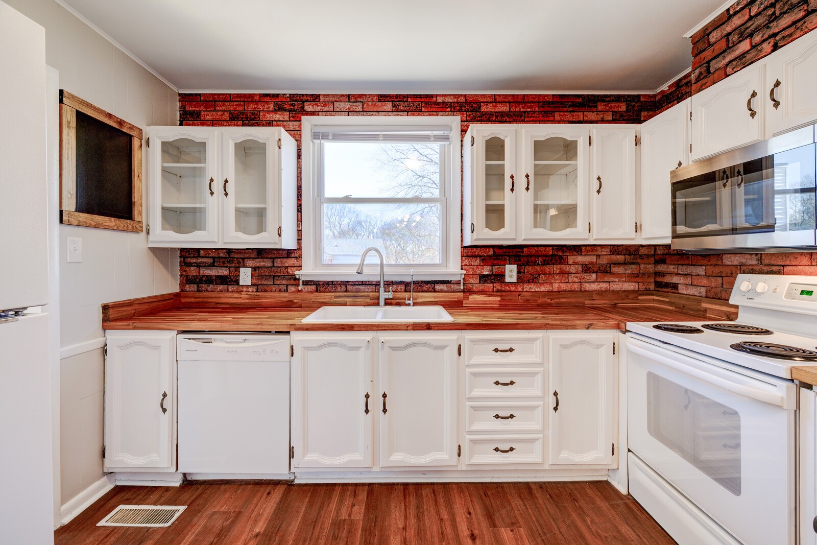 308 Fairlane Dr