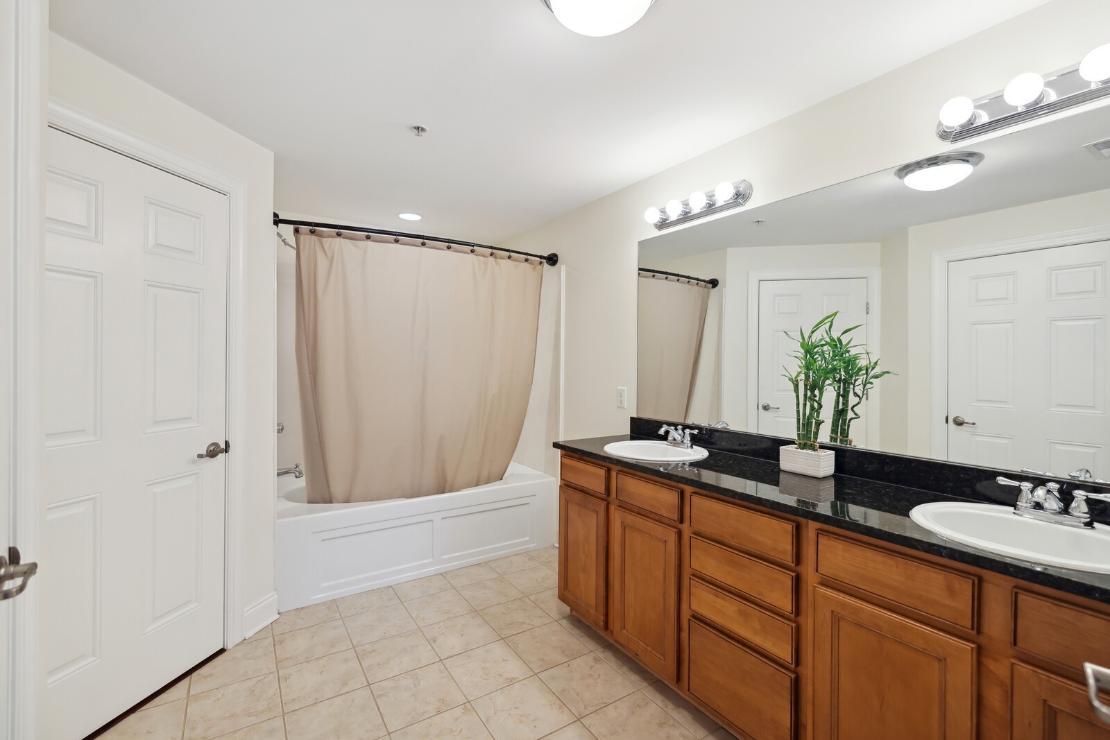 3201 Aspen Grove Dr Unit: I6