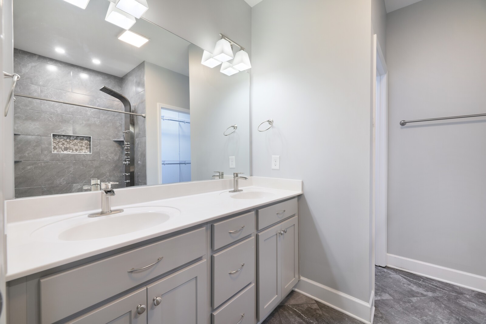 4316 Summercrest Blvd Unit: 101