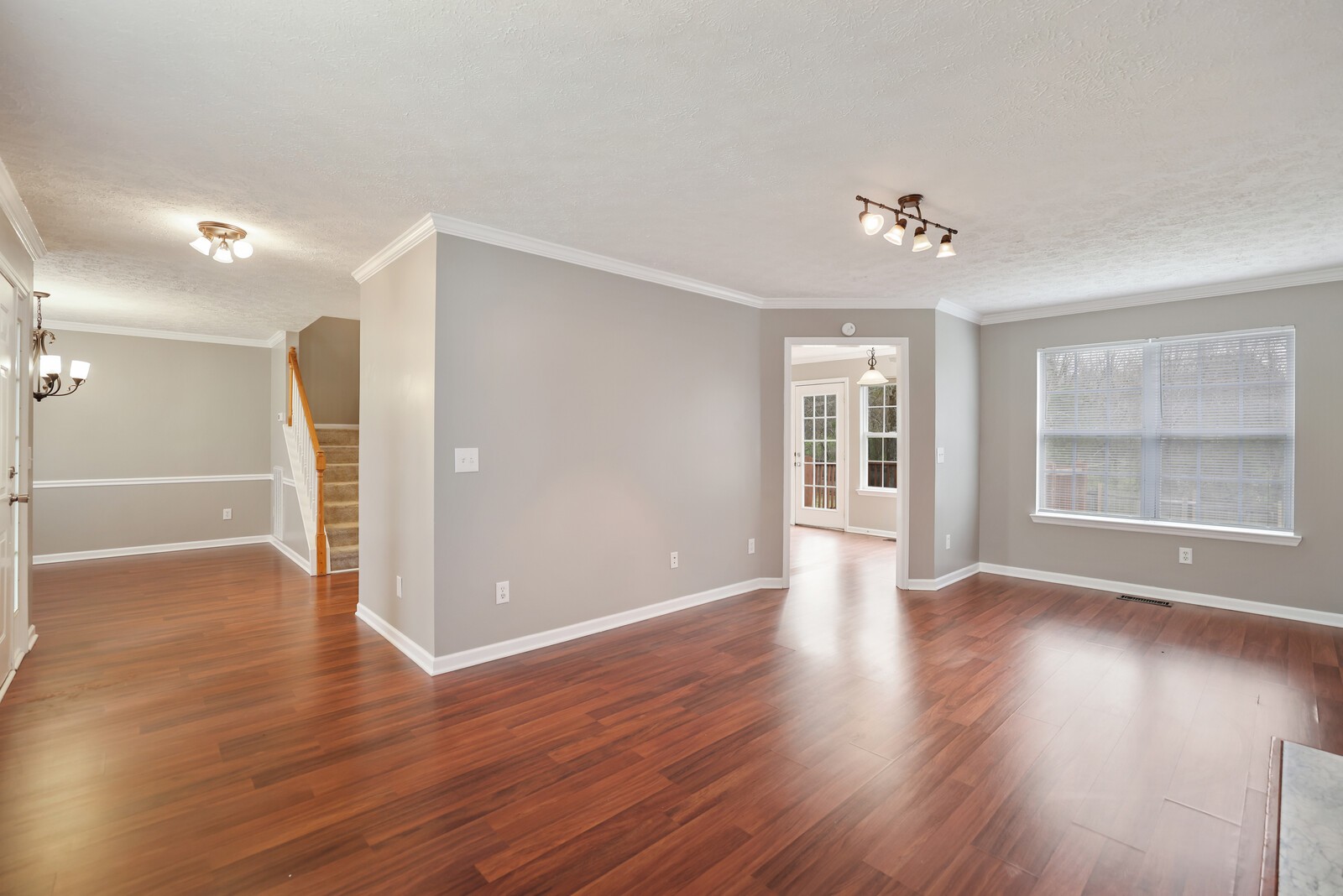 3800 Portsmouth Dr
