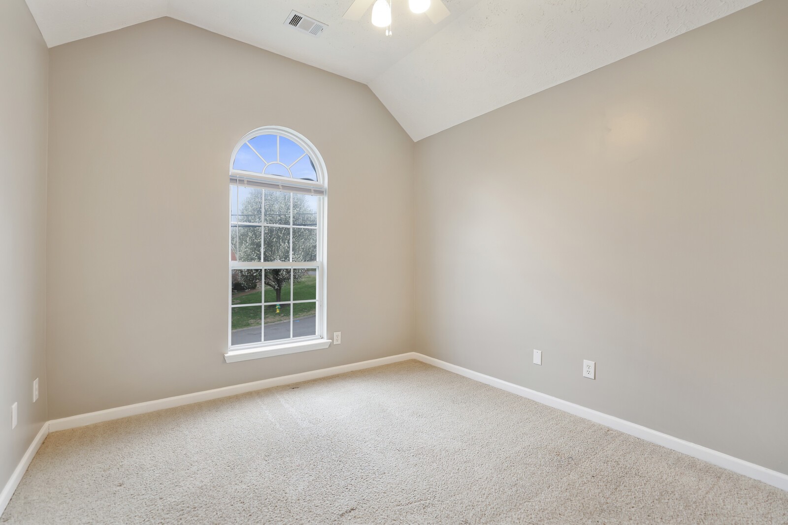 3800 Portsmouth Dr