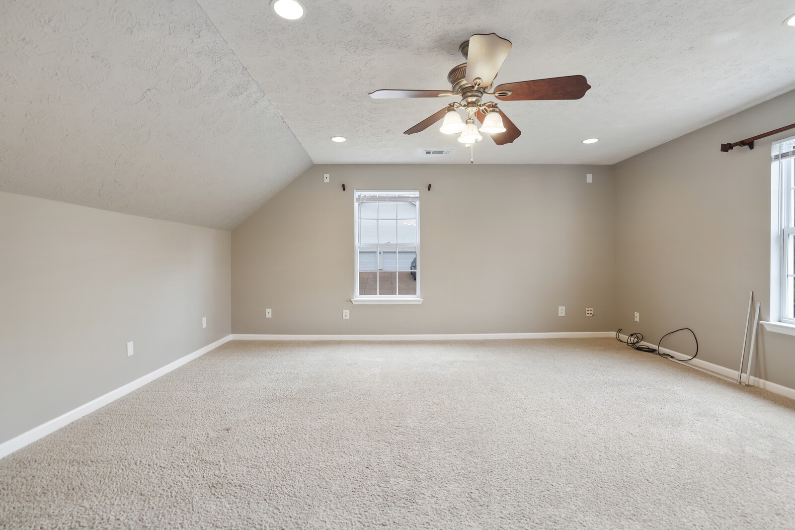 3800 Portsmouth Dr