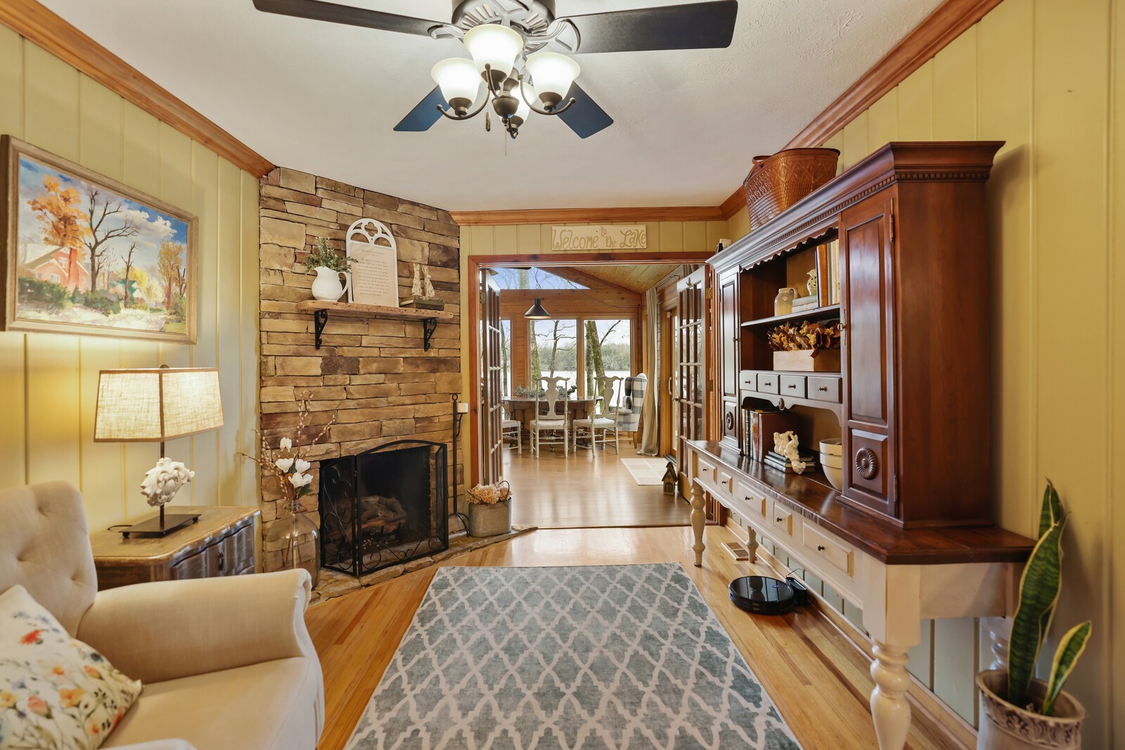 2041 Sanford Dr
