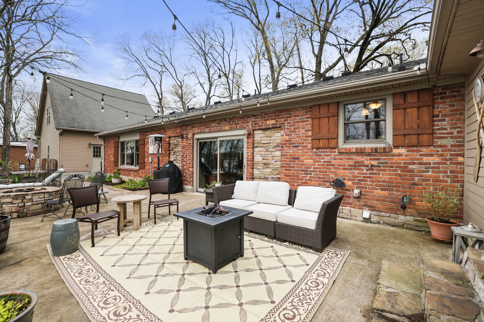 2041 Sanford Dr