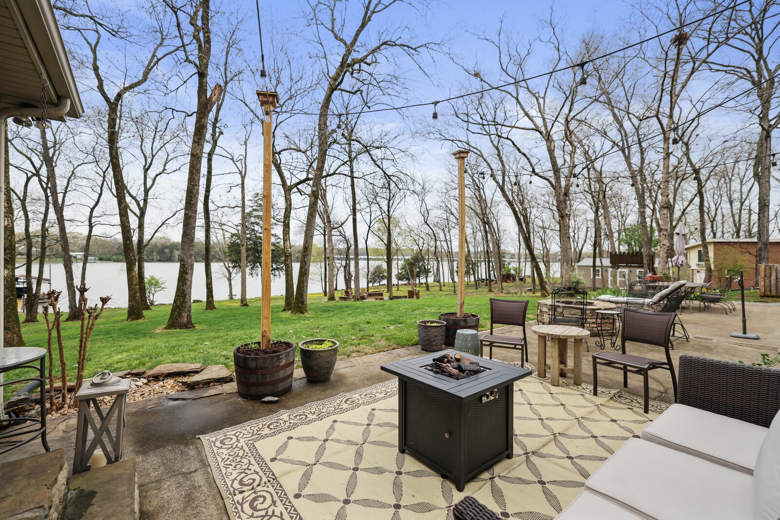 2041 Sanford Dr
