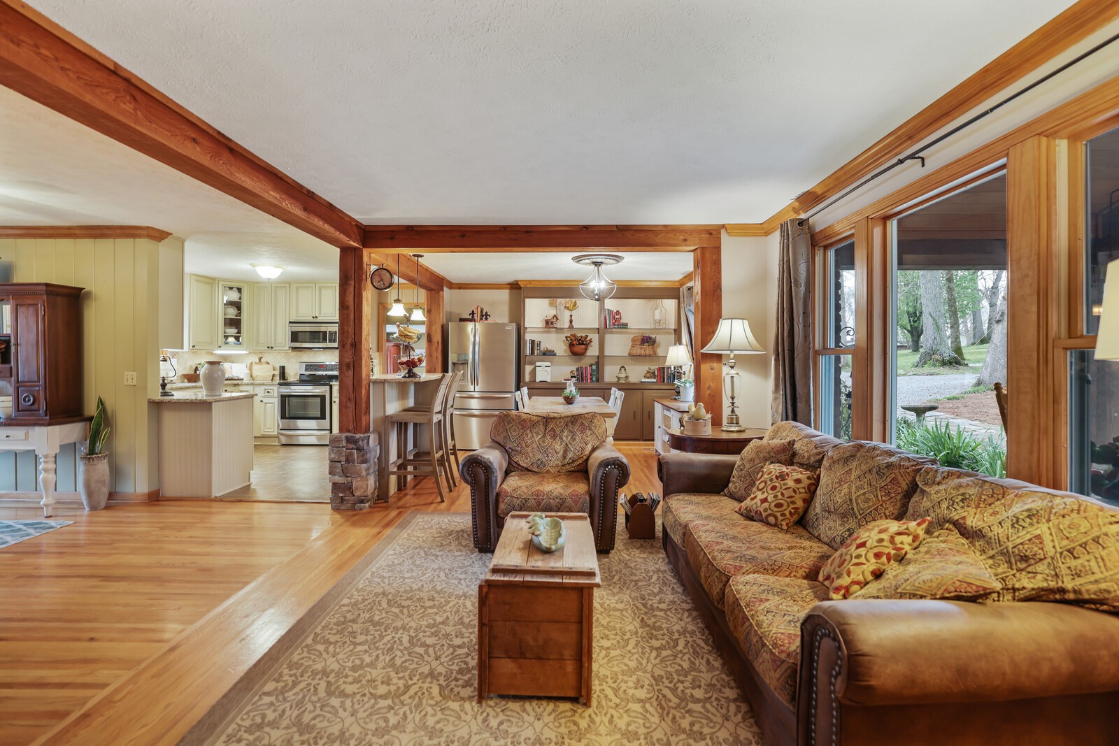 2041 Sanford Dr