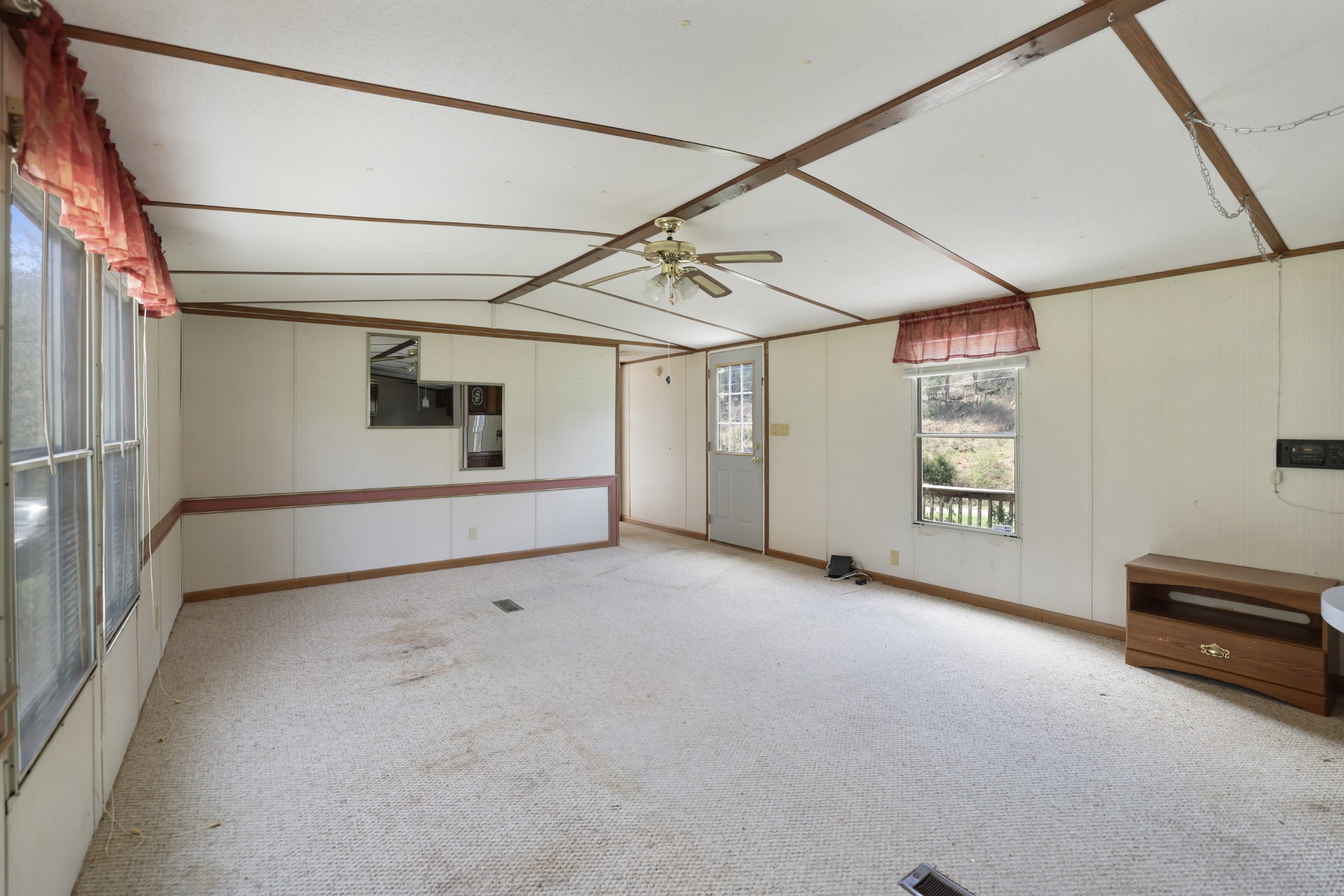 2298 Cavender Rd