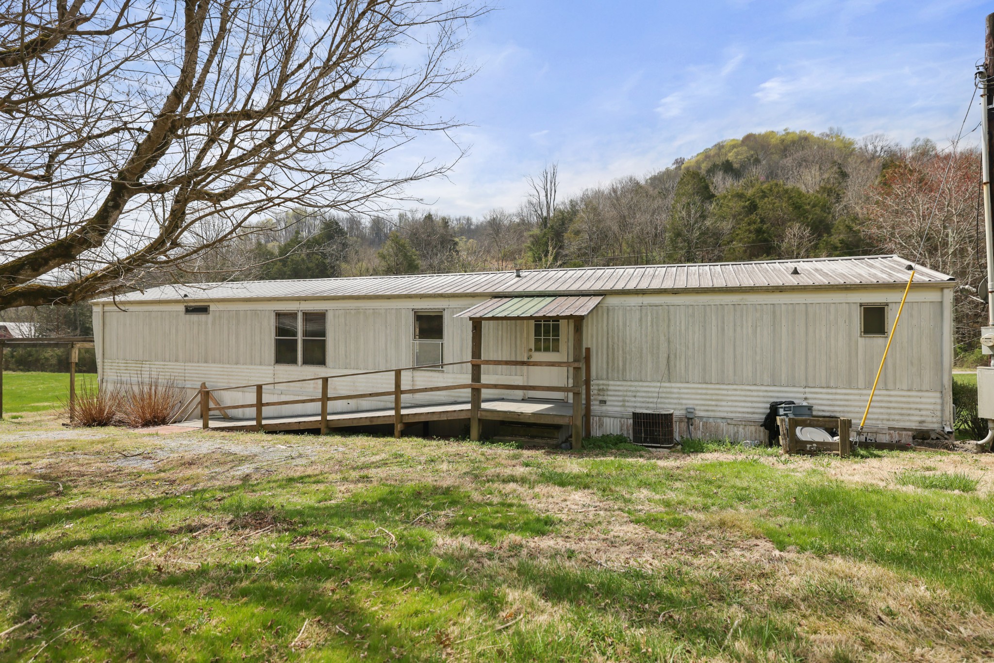 2298 Cavender Rd