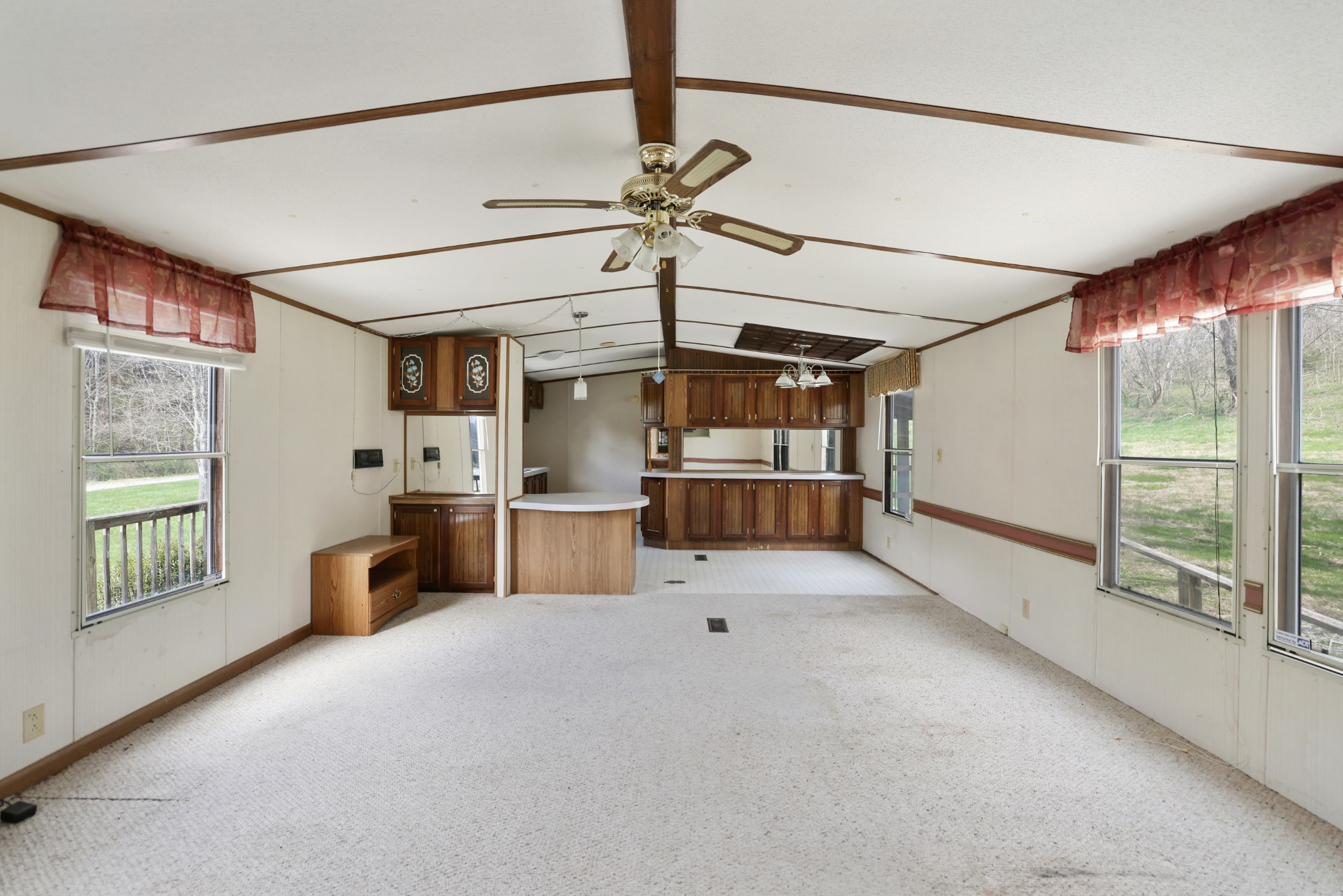 2298 Cavender Rd