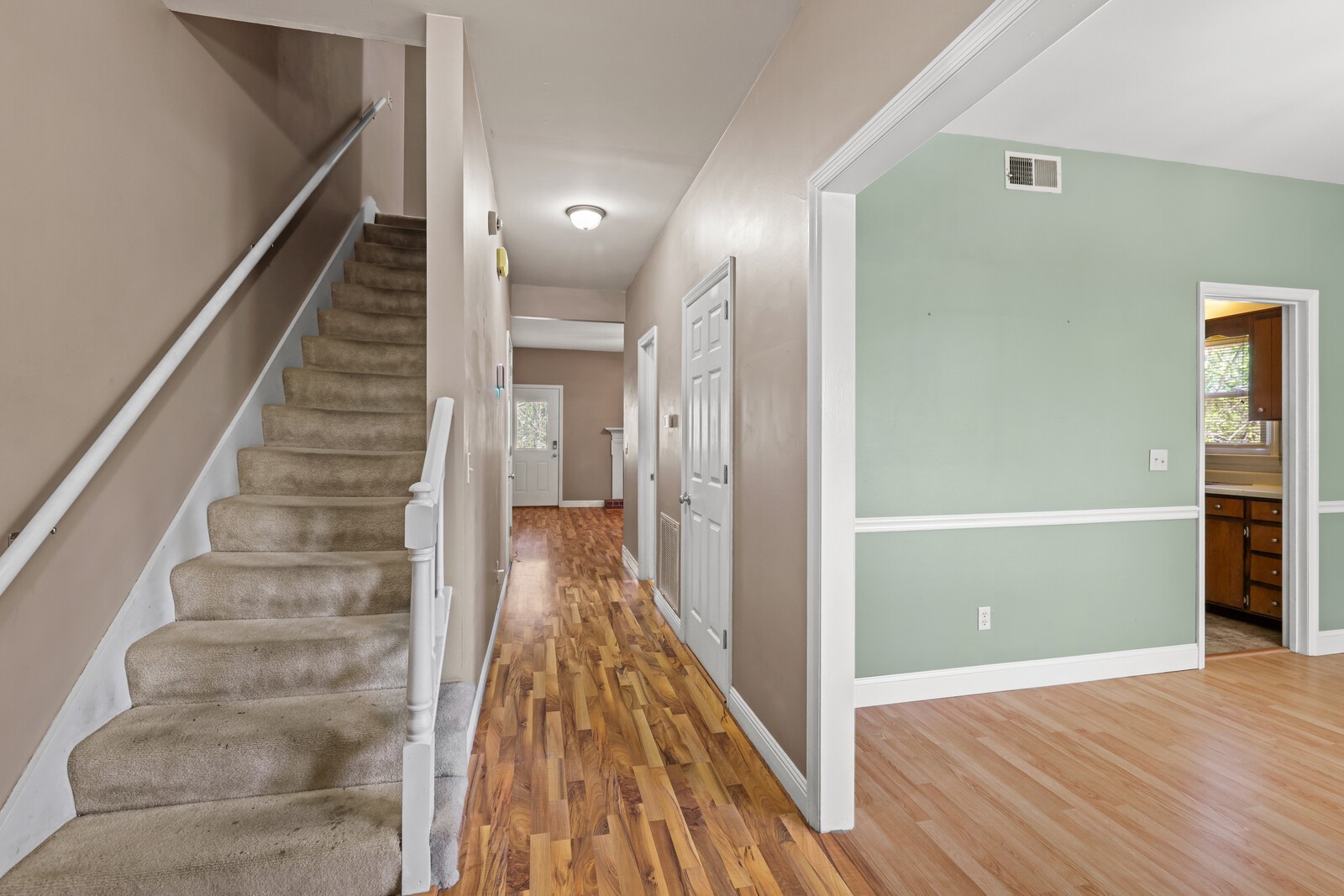 412 Woodsman Ct