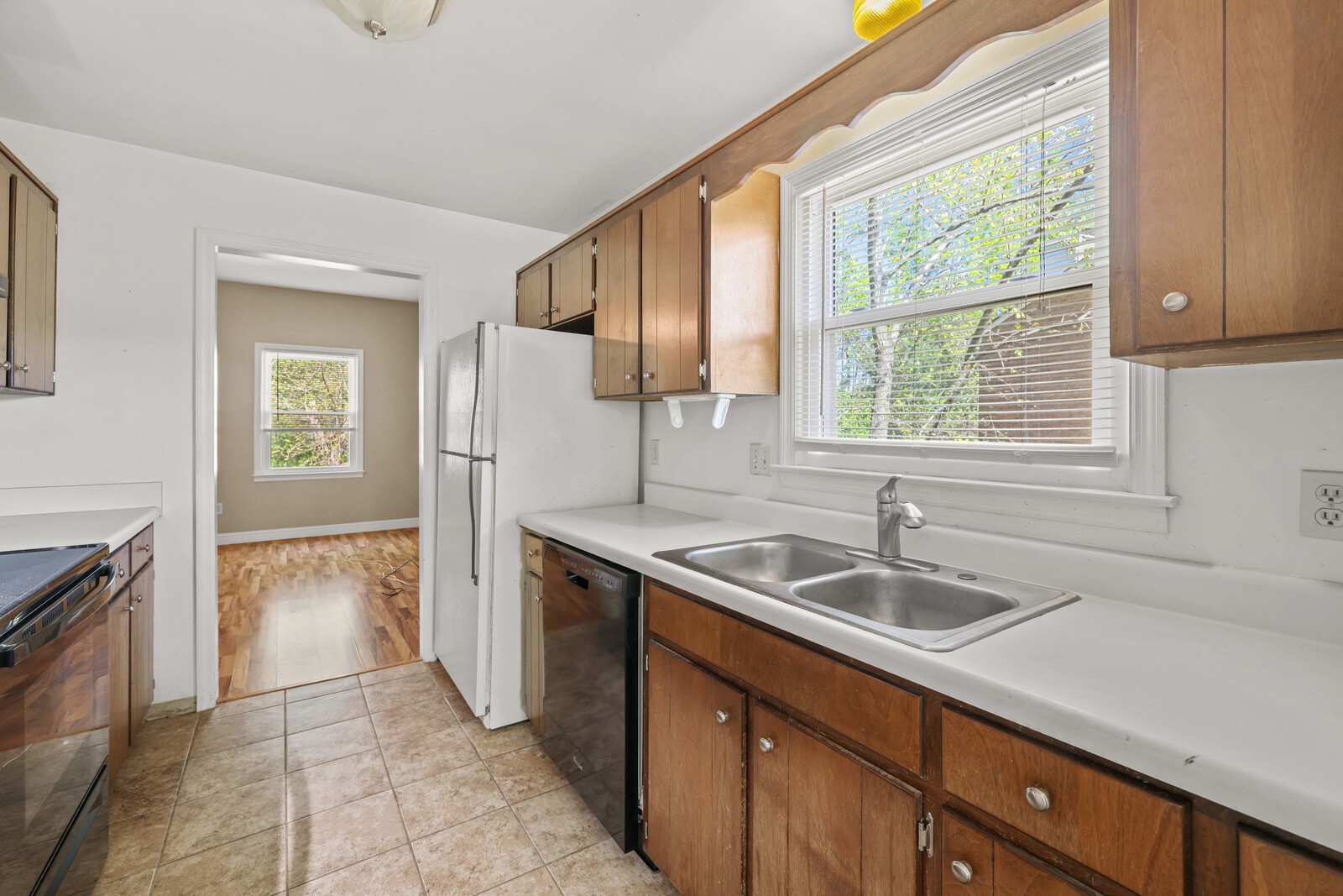 412 Woodsman Ct