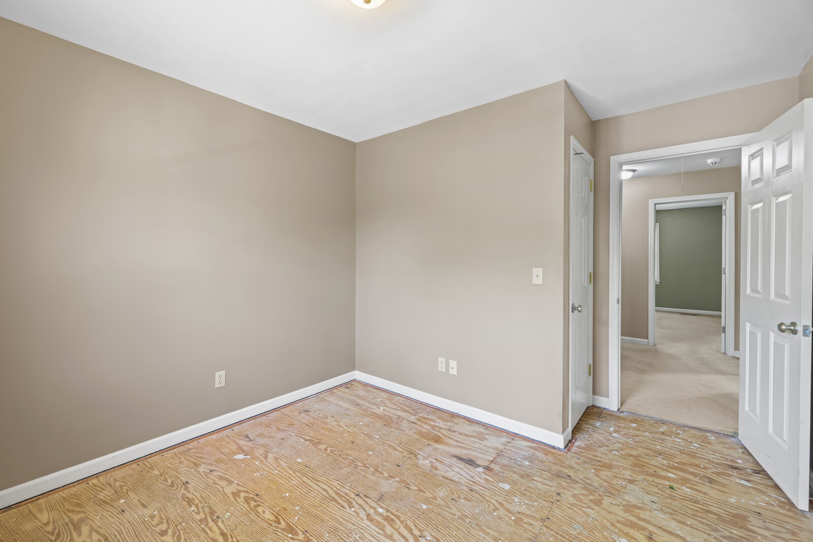 412 Woodsman Ct